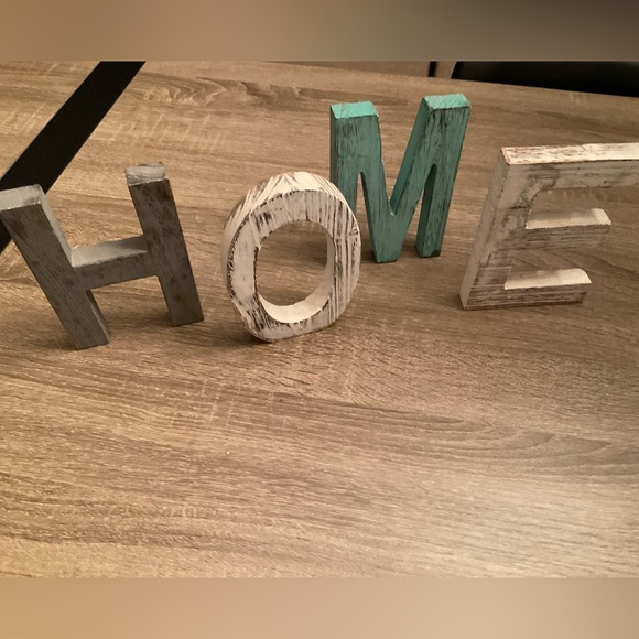 👋🏽 Last Chance👋🏽 Painted wooden letters “home” - Picture 2 of 3